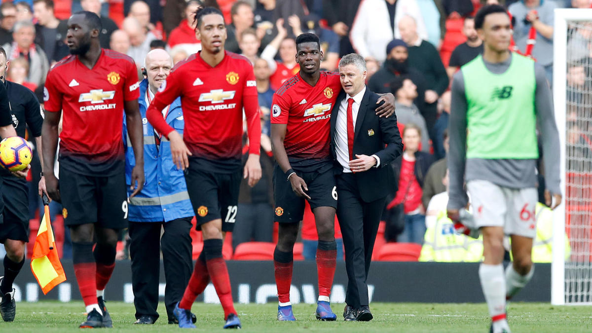 Manchester United held on a 1-1 draw by Huddersfield in Sunday's Premier League