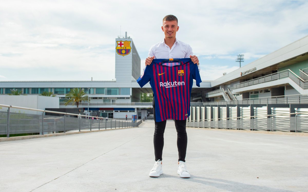 Barcelona signs Full-Back Mike Van Beijnen