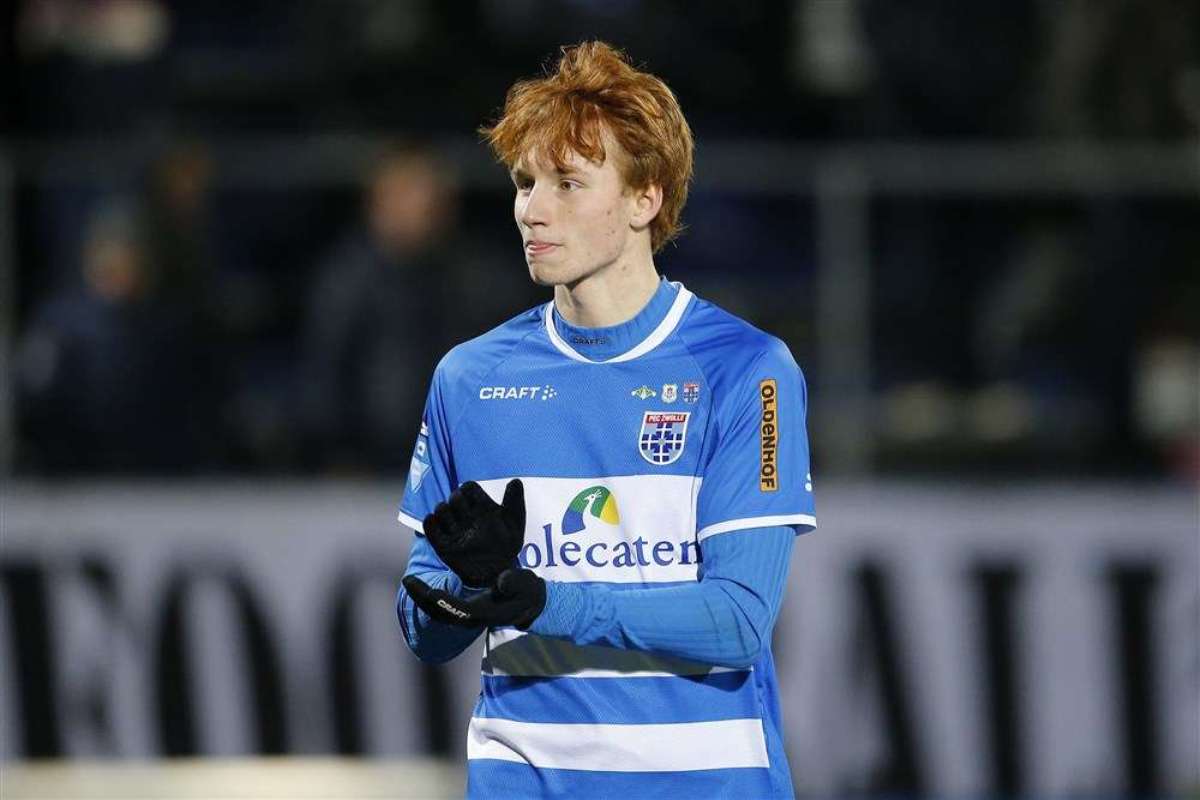 Liverpool complete £1.3m signing of Van den Berg from PEC Zwolle