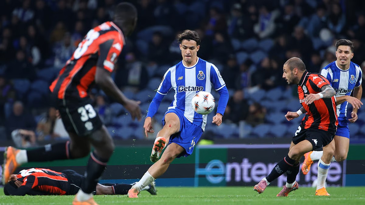 Porto Power Past Nice as Roma Edge Midtjylland on a Busy European Night