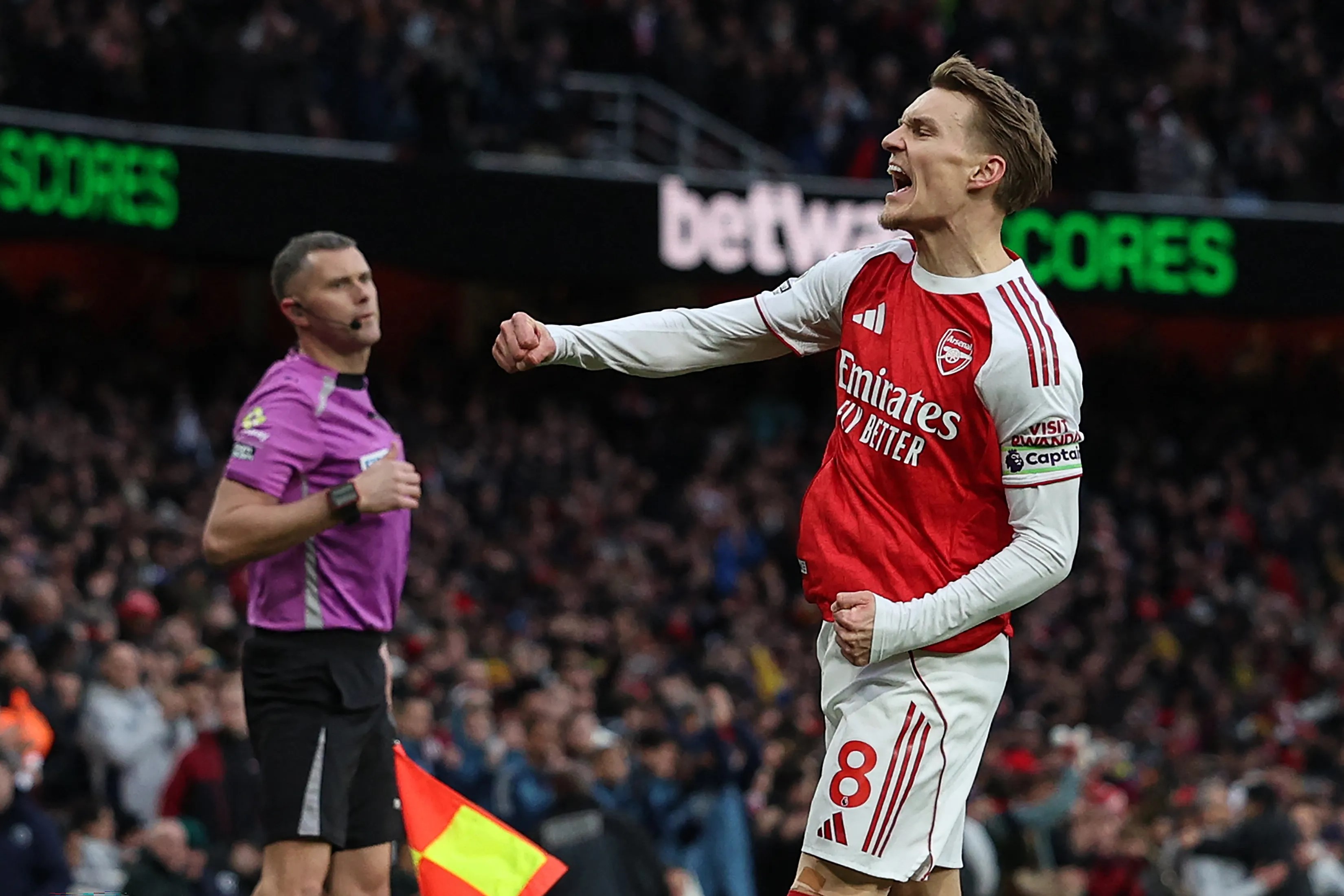 Arsenal Hold On for Narrow 2-1 Win Over Brighton