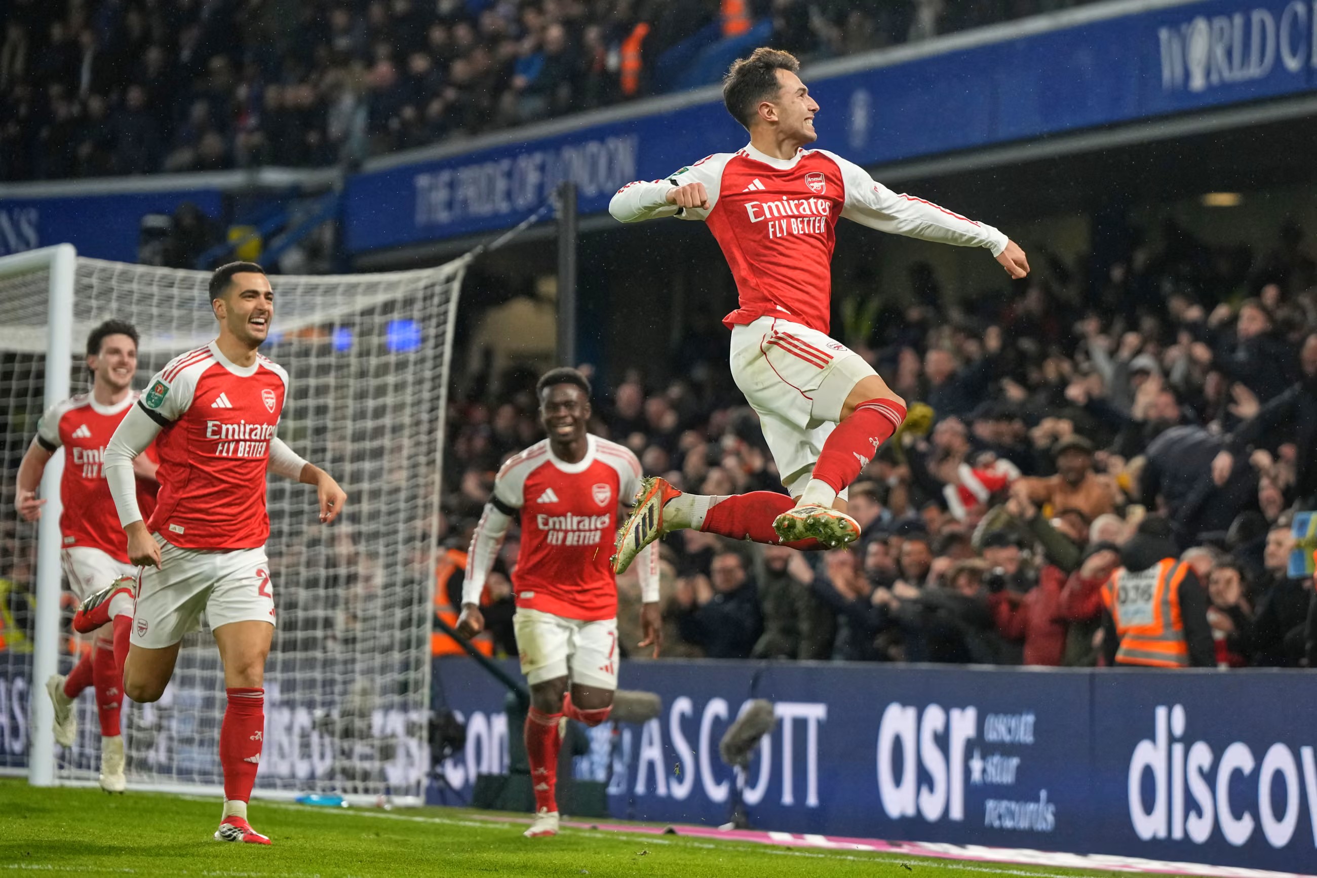Arsenal Claim First-Leg Advantage After Five-Goal Battle at Stamford Bridge